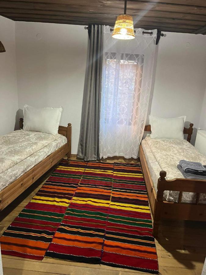Къща за гости Близнаците Лештен Экстерьер фото